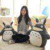 106754-7f6a39.jpg Peluche geante avec le sourire de Totoro, compagnon géant à grands yeux ronds