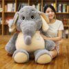 Peluche geante d'éléphant géant gris, grandes oreilles à volants