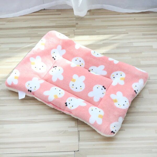 111732-87b6f0.jpg Coussin tapis peluche chat doux