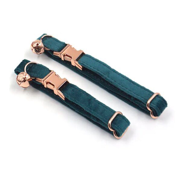 Collier Chat Personnalisé en Velours – Nœud Papillon Gravé