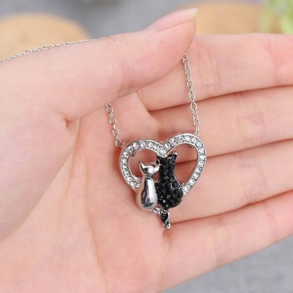 Mignon chat pendentif collier en forme de coeur amoureux cristal