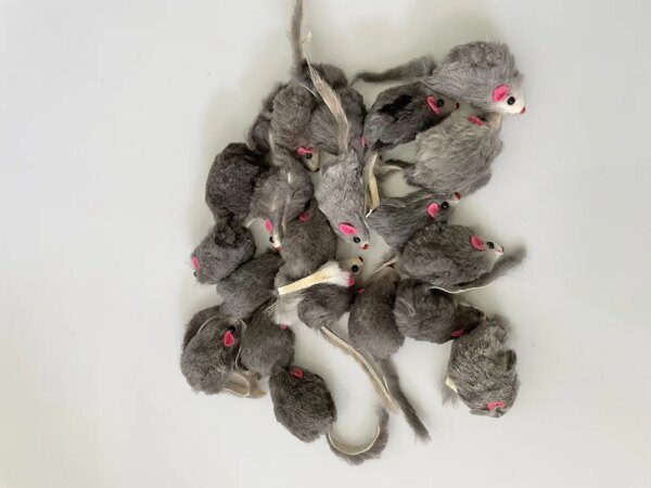 Souris en vraie fourrure de lapin – Chasse sensorielle