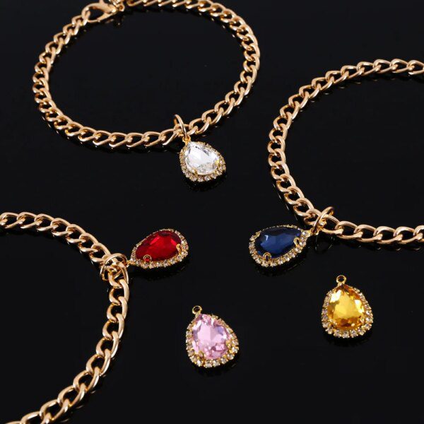 Collier Chat Chaîne Dorée avec Pendentif en Cristal